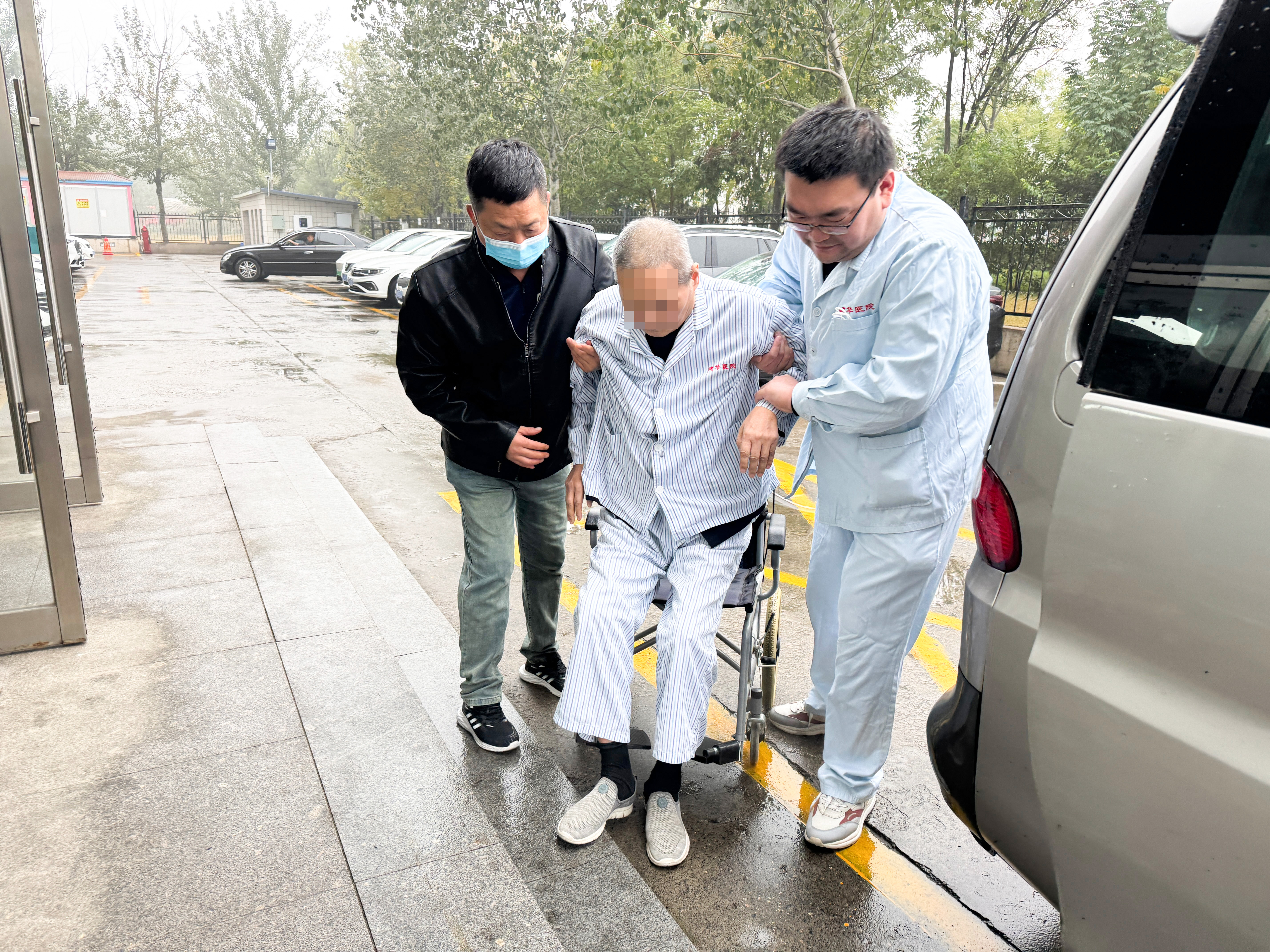 服务延伸，全程陪护——天津建华医院为患者架起转诊就医“暖心桥梁”